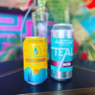 ⚠️NEW BEER ALERT⚠️

🟰TEAL🟰 Hazy IPA
from @southerngristbrewing 

AND

We now have a NA Beer option!
🌄Upside Dawn -Golden-
from @athleticbrewing 

Come grab one this weekend! ⚡️🍻